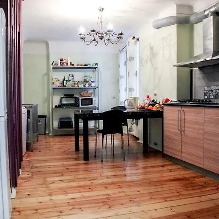 Riga Park Host بيت شباب ريغا