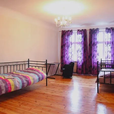 Riga Park Host بيت شباب *